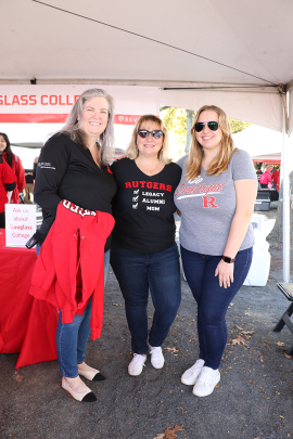 Alumnae at Tent 