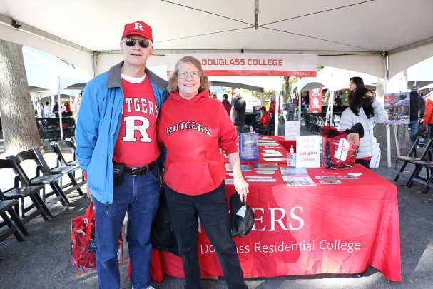 Alumni at Tent 